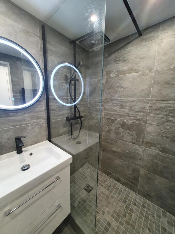 Apartment En Bord De Cannes