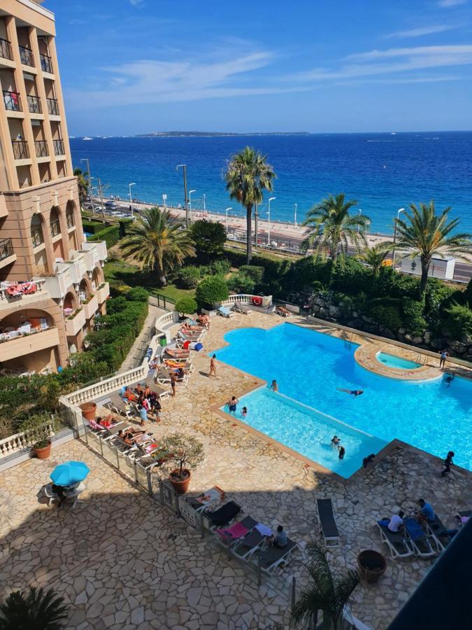 En Bord De Apartment Cannes